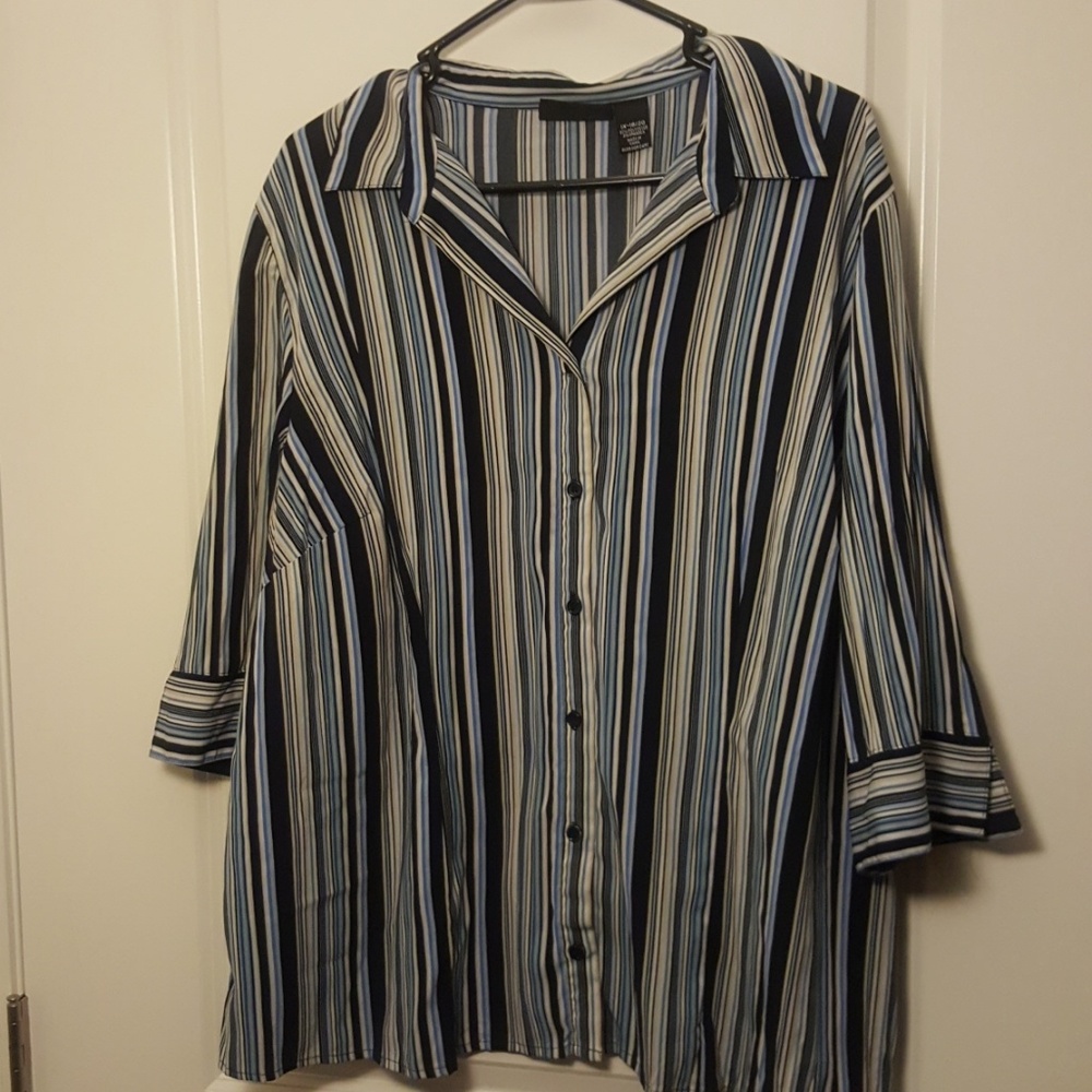 1x 18/20 Blue stripped button down top